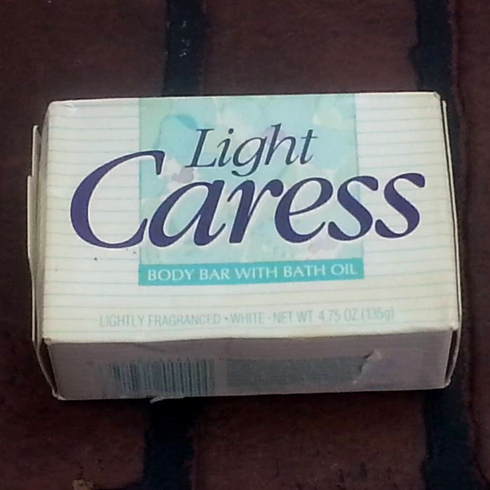 Light Caress 1993 Lever Bar Soap Vintage‎